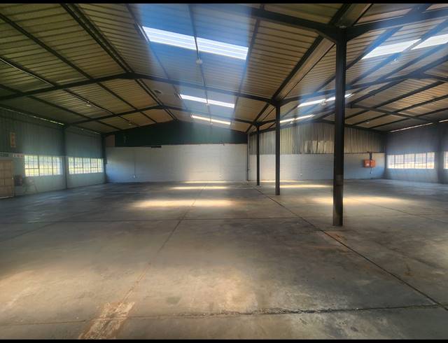 751M² WAREHOUSE TO LET IN WADEVILLE